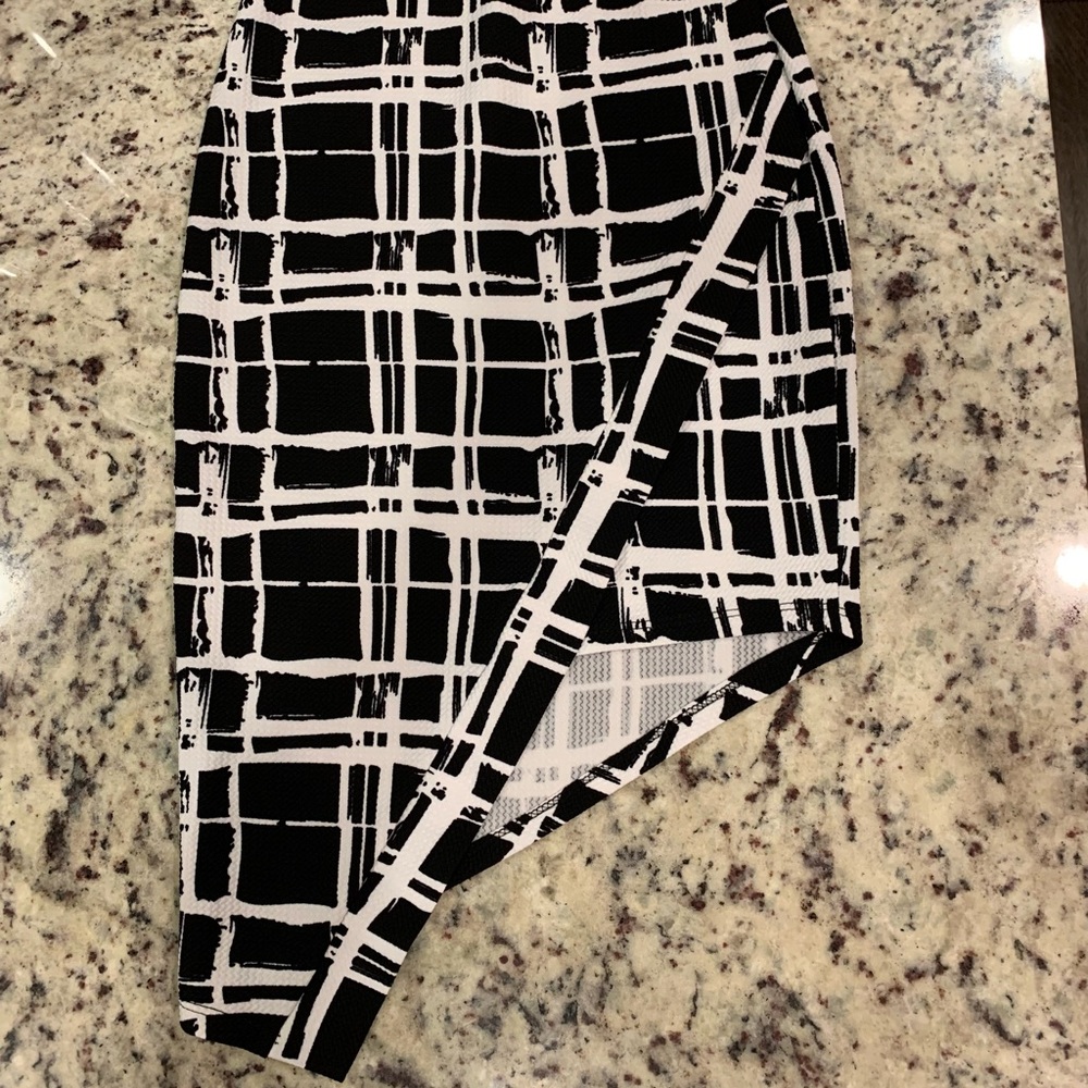 High waist asymmetrical skirt